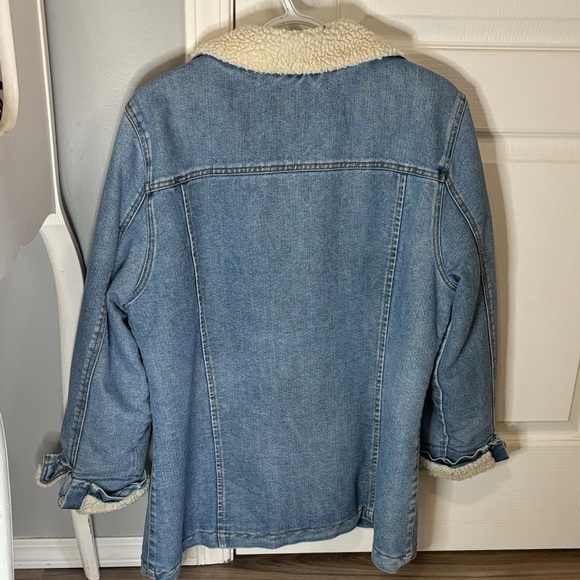 Vintage Old Navy Light Blue Jean Jacket with Cream Lining - Picture 5 of 5